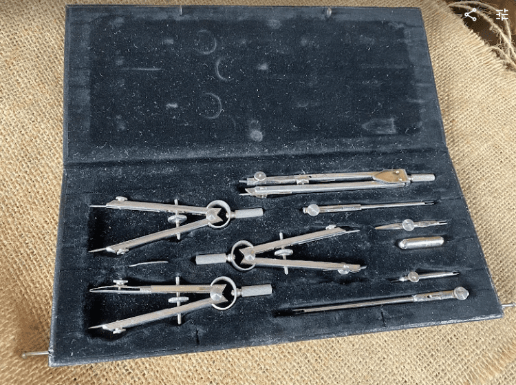 Drawing Instrument Set