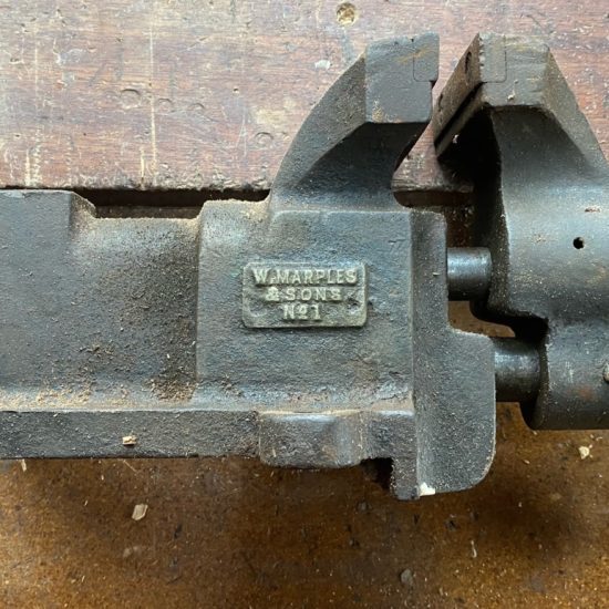 The old vice shown here started out as #1937 in 1897 but the number changed to #4672 in 1909 and remained so until the last appearance in 1938. It started as being available as numbers 1; 2 and 3 but by 1909 a larger series was for sale…… 00; 0; 1; 2; 3; 4; 5 and 6, but #6 was not shown in 1938. It was described as an ‘Eclipse‘ vice and was listed under ‘Amateurs’ Parallel Vices‘.