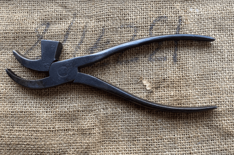 Vintage U & Co L Brand Cobblers Shoemaking Pliers | England - Image 4