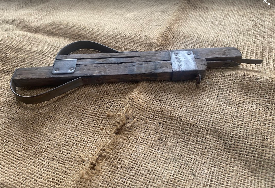 Vintage Rug Hooking Tool - Image 2