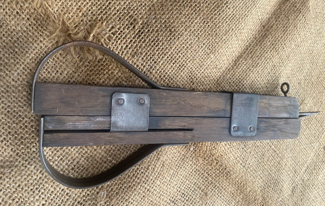 Vintage Rug Hooking Tool - Image 4