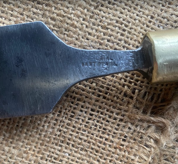 Vintage 1 1/2″ Firmer Chisel | W K & G Peace Eagle Works Sheffield - Image 2