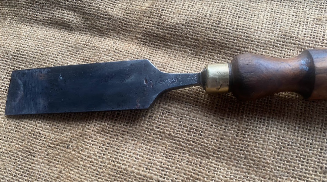 Vintage 1 1/2″ Firmer Chisel | W K & G Peace Eagle Works Sheffield - Image 6
